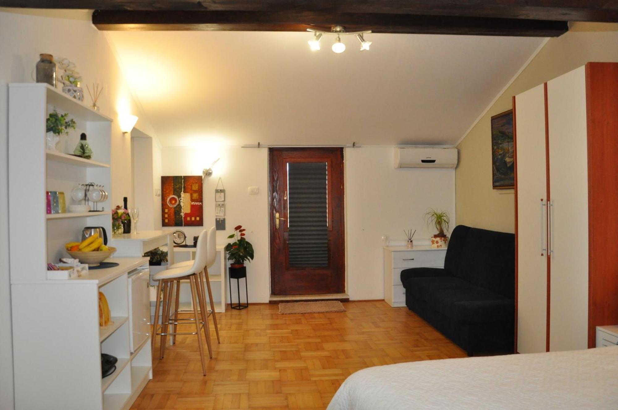 Guest House Most 부젯 외부 사진