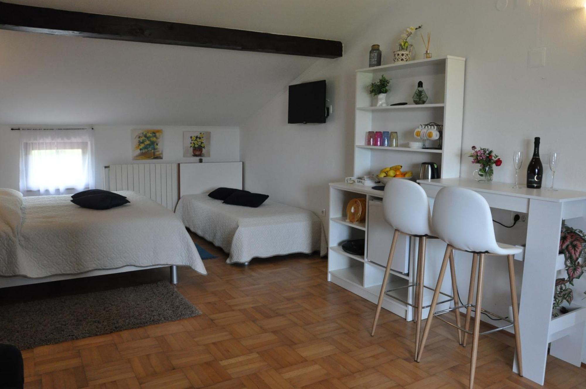 Guest House Most 부젯 외부 사진