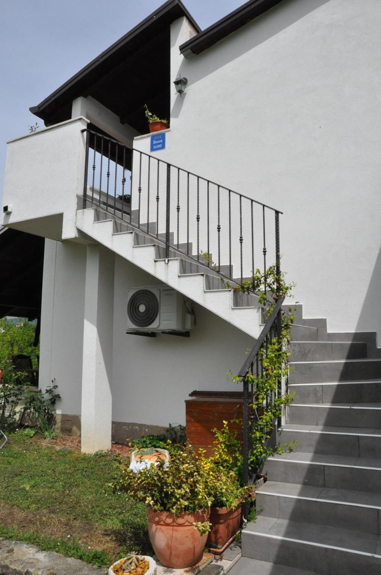 Guest House Most 부젯 외부 사진