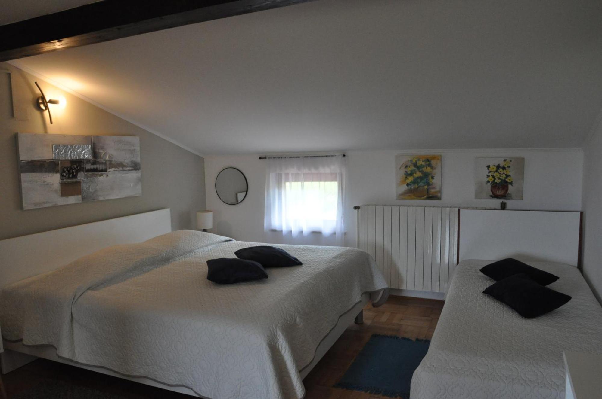 Guest House Most 부젯 외부 사진